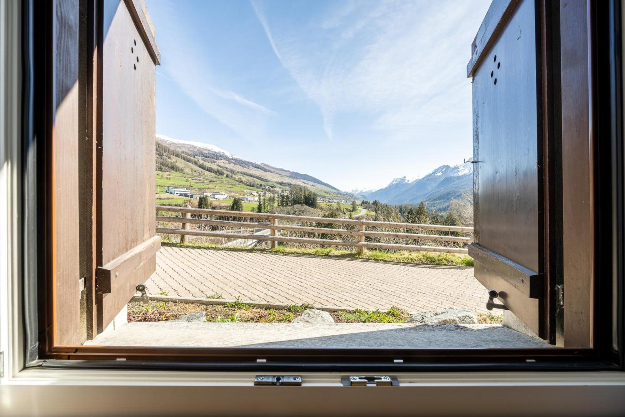 8001 Gemuetliche 2,5-Zimmer-Wohnung Mit Wunderschoenem Ausblick Richtung Scuol Vulpera Kültér fotó